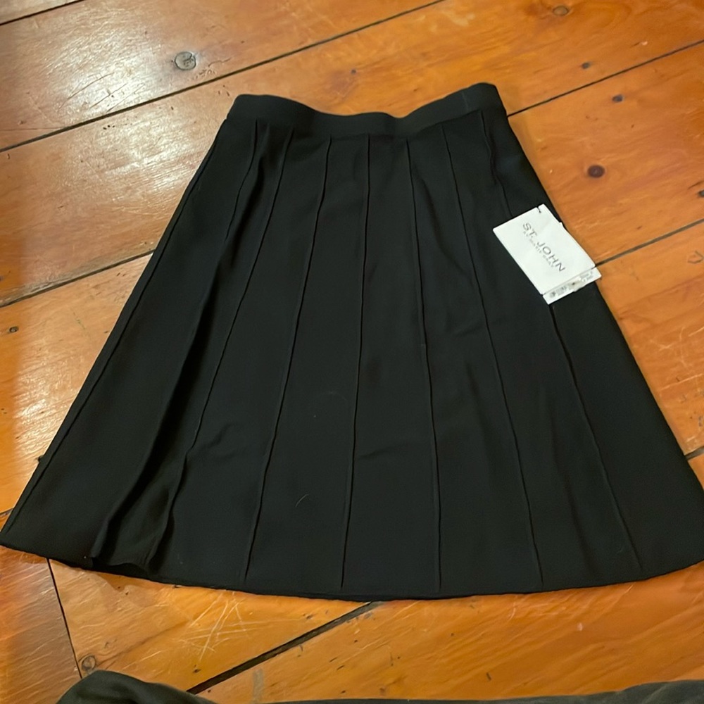 St. John by Marie Gray black skirt ribbed M NEW NWT